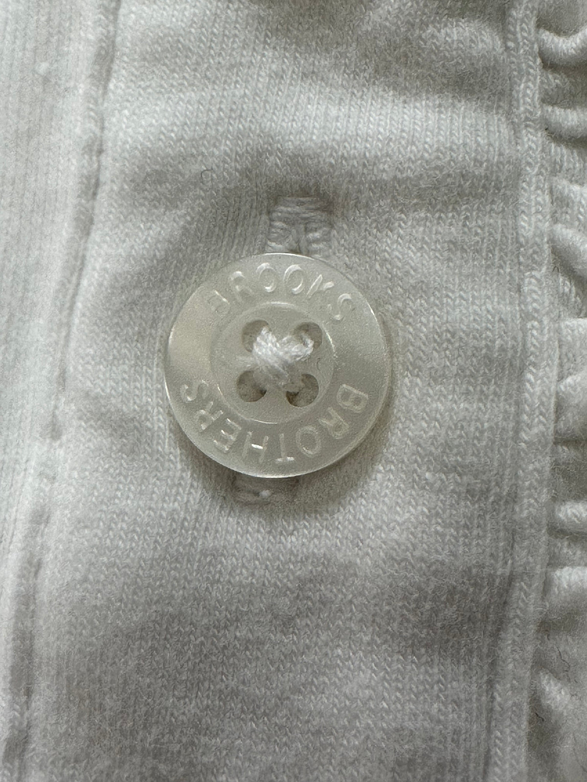 Brooks Brothers Women’s Ruffle Collar Pullover Top White Size L Logo Buttons