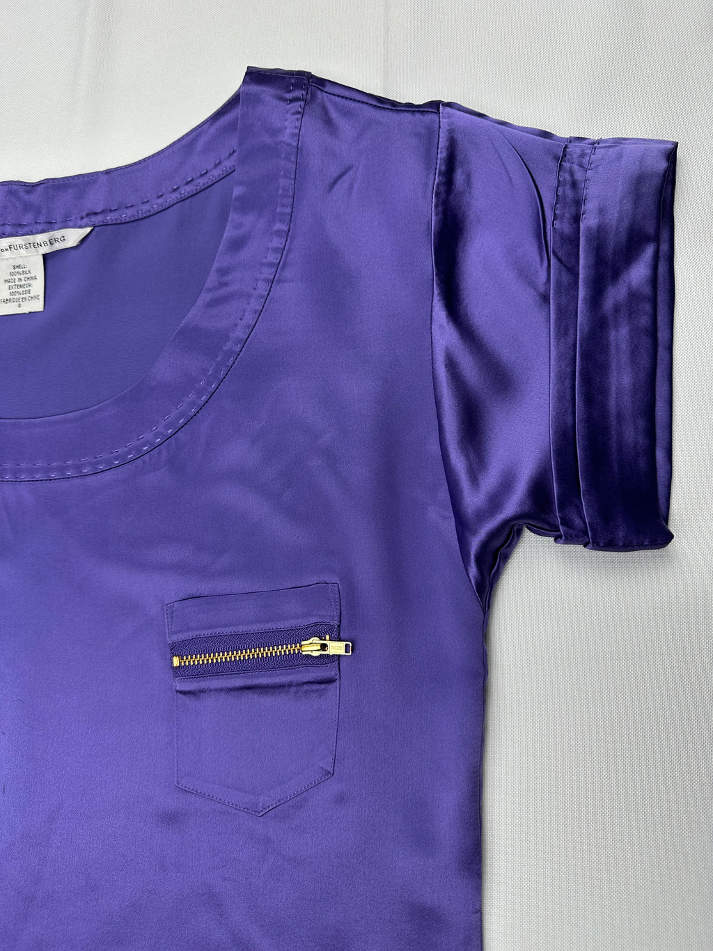 Diane Von Furstenberg Women’s 0 Purple 100% Silk Short Sleeve Zip Pocket Blouse