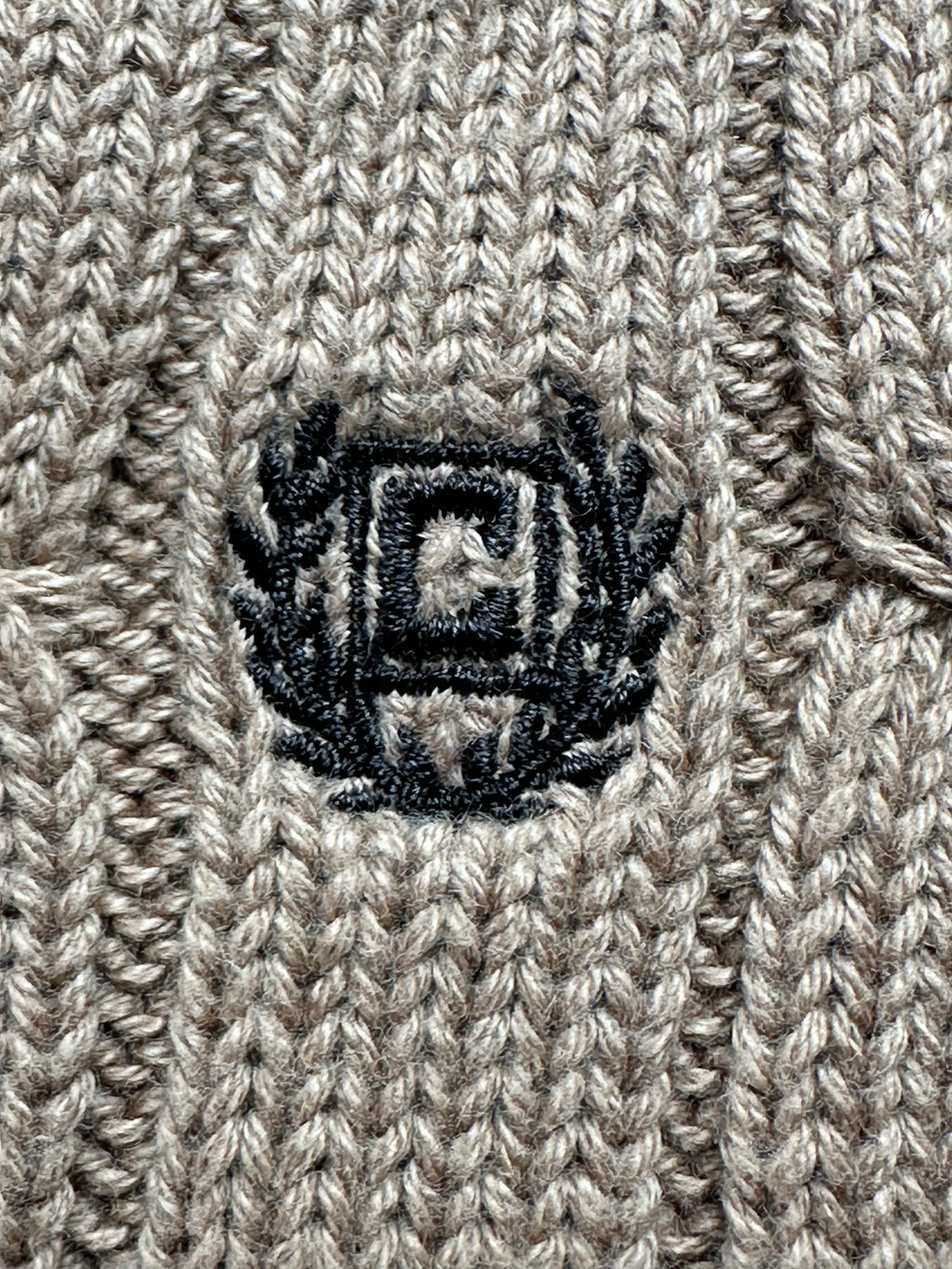 Chaps Women’s XL Camel Cable Knit Cotton V-Neck Sweater Crest Logo