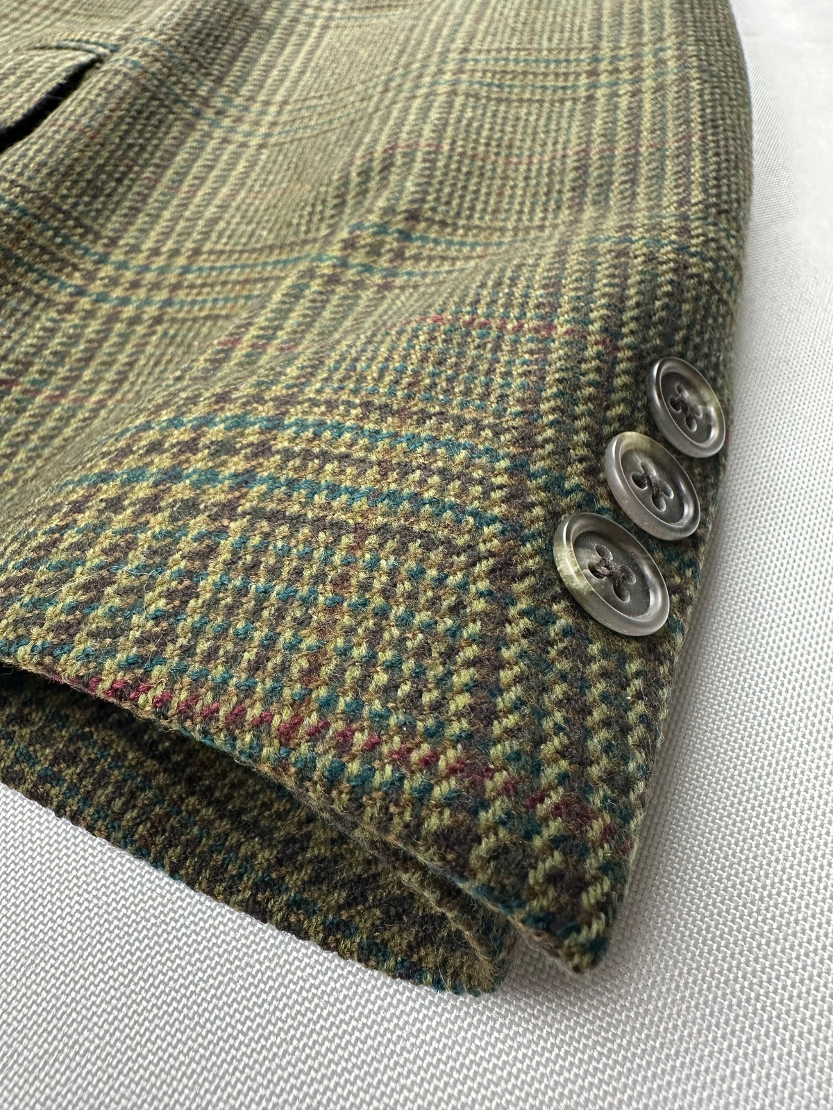 Vintage Burberry’s Men’s Pure Wool Plaid Blazer Jacket Made With Italian Fabric