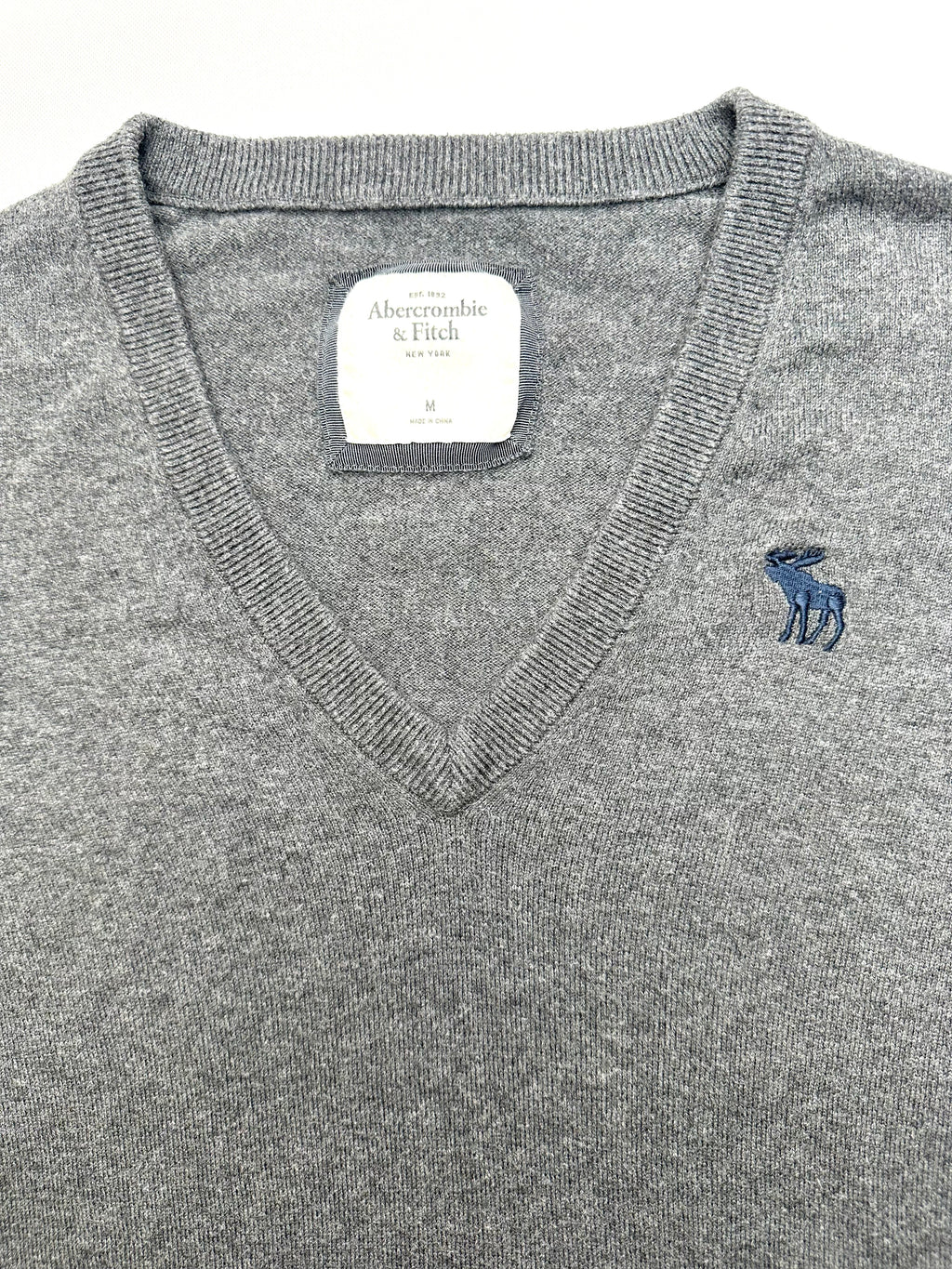 Vintage Abercrombie & Fitch Women M Gray V-Neck Moose Logo Sweater Cashmere Wool