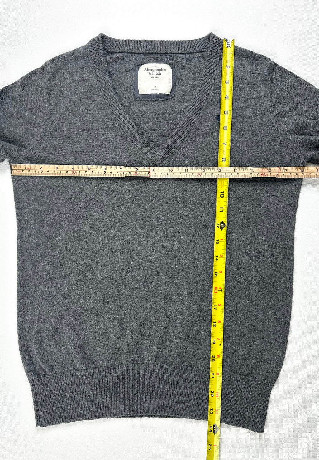 Vintage Abercrombie & Fitch Women M Gray V-Neck Moose Logo Sweater Cashmere Wool